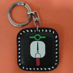 LLAVERO CUERO NEGRO VESPA ITALIA