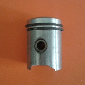 PISTON VESPA 50 (43.00) (N.O.S.)